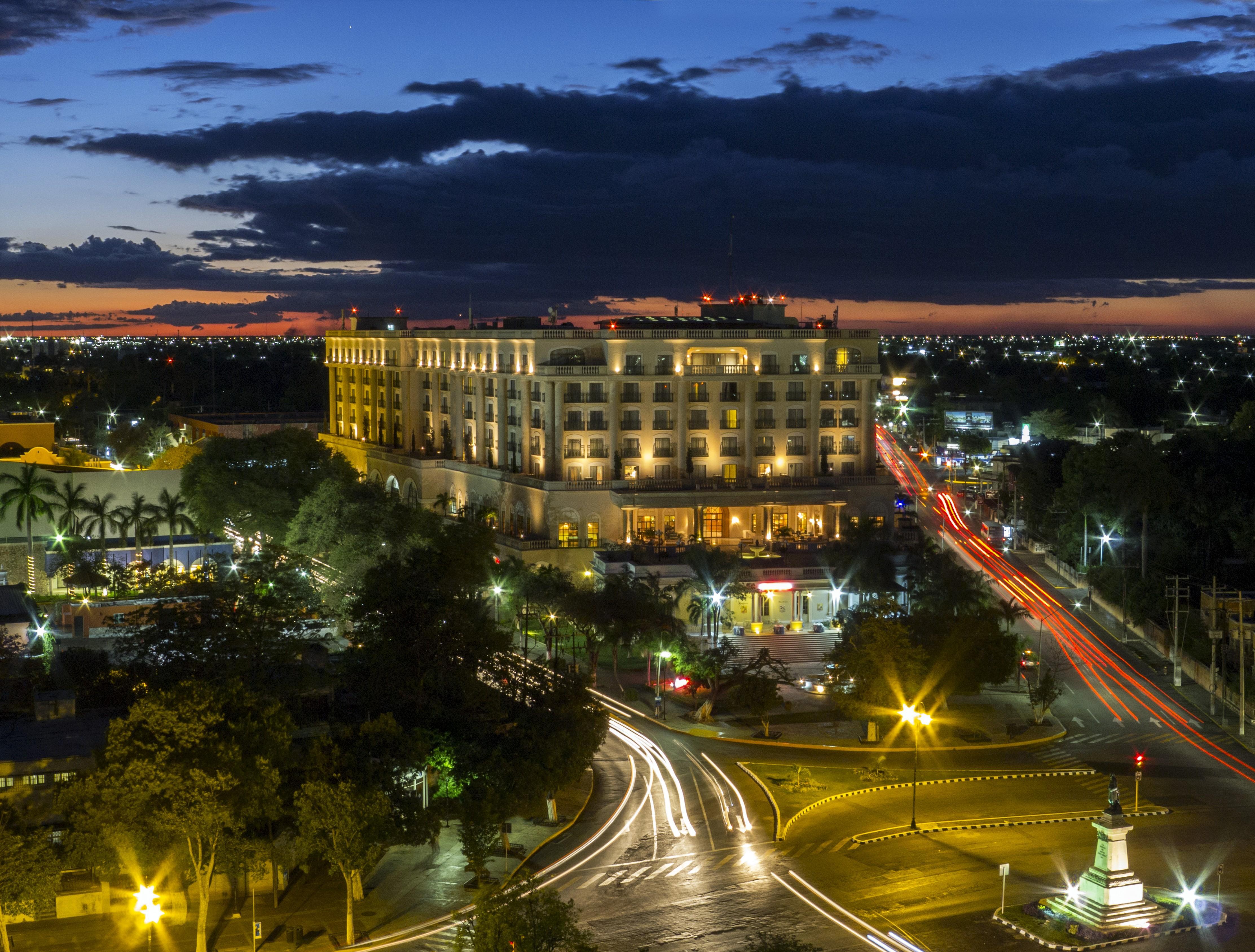 Fiesta Americana Merida Hotel Exterior photo